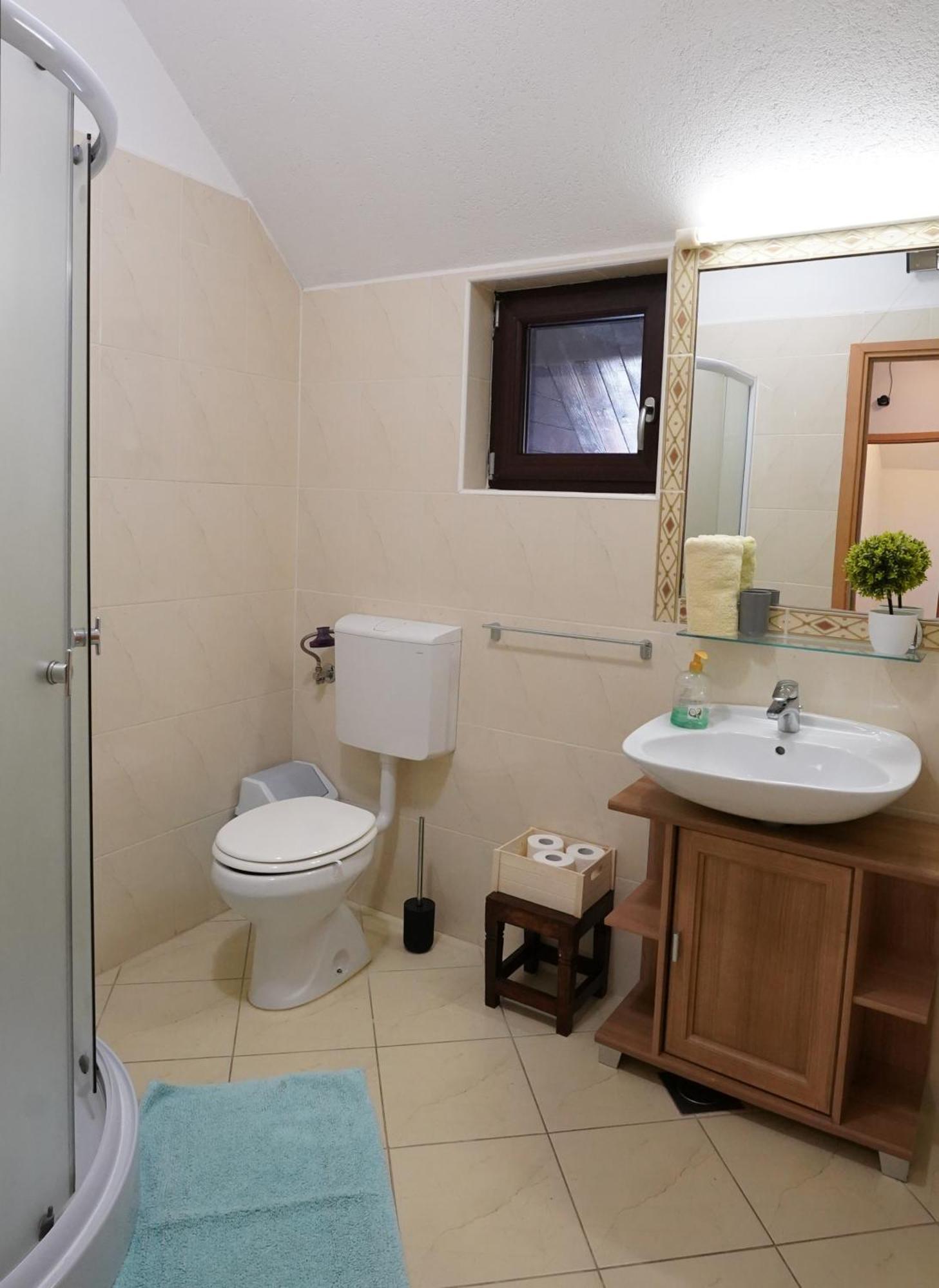 Jacobs 4 Bedroom Private House Apartment *