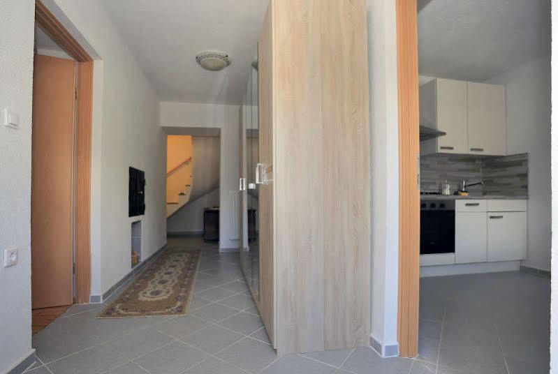 Jacobs 4 Bedroom Private House